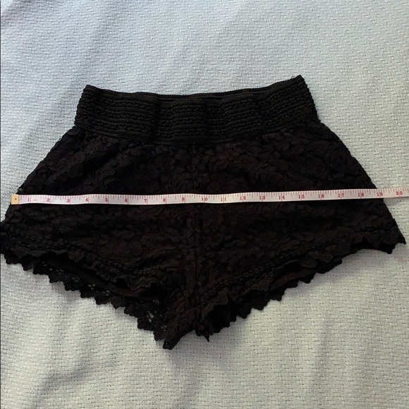 High Waisted Black Lace Shorts w Elastic Waistband - Picture 5 of 9